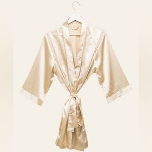 NUDA satin bathrobe spray tanning robe
